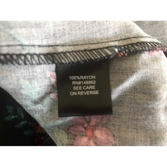 TORRID Long Sleeve Tunic Top Size 1 Button Up Shirred Bodice Black Bright Floral - Picture 7 of 8